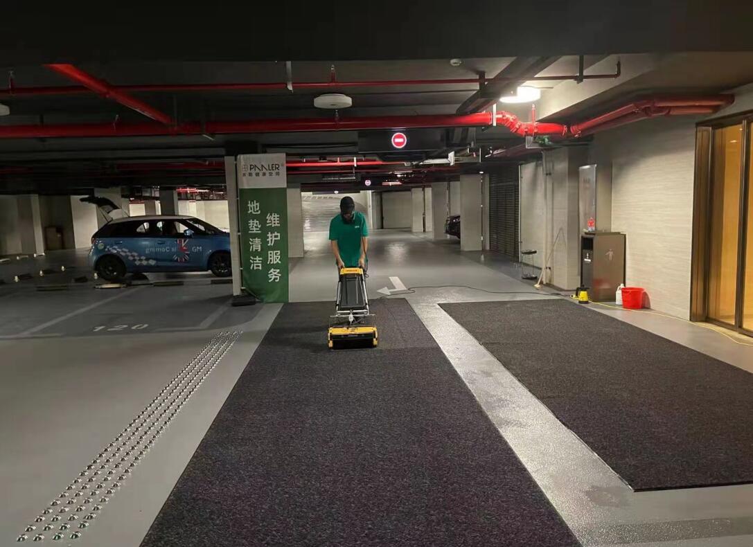 entrance mat cleaning